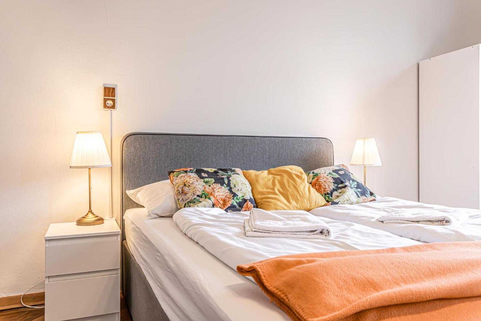 Gorgeous 1Br Apt Near Akh Hospital Viena Exterior foto